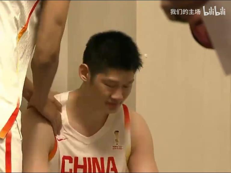 真是定海神针！胡金秋昨日10中9砍20+12，赛后累得站不起来！