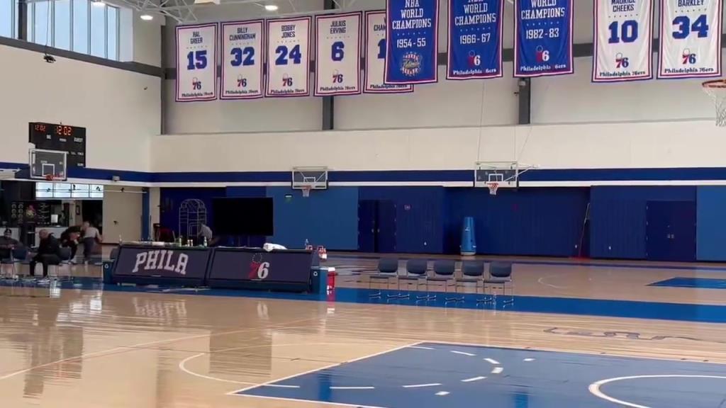 保罗·乔治在今日球队训练结束后，加练了一些有氧运动！