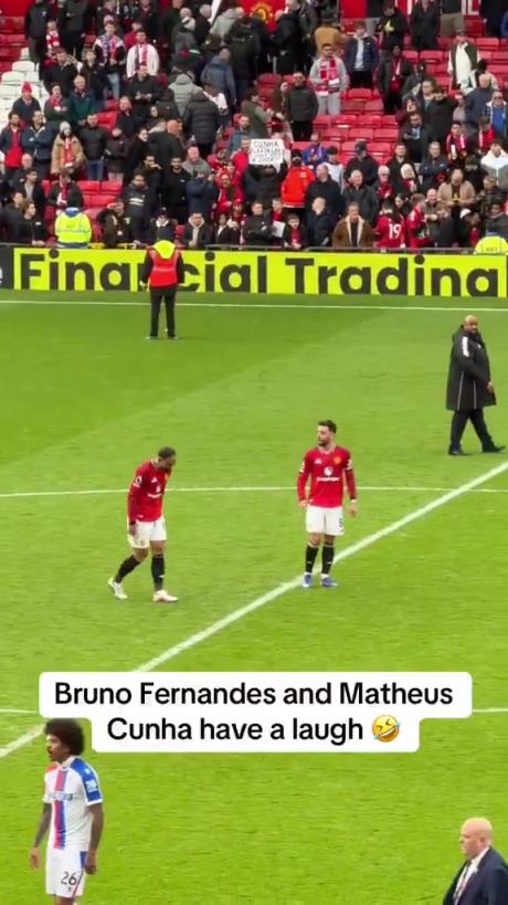 B费就库尼亚今天错失良机对他进行了一番“教育”，随后俩人笑了