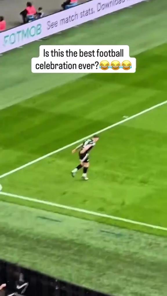 切勿模仿！这是史上最棒的庆祝动作吗？