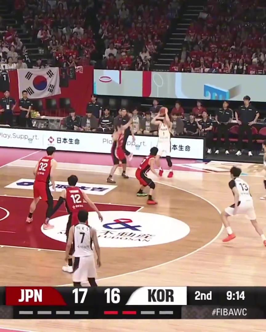 这哥们是真准！李贤重vs日本男篮射下28+11 亚洲顶级水平