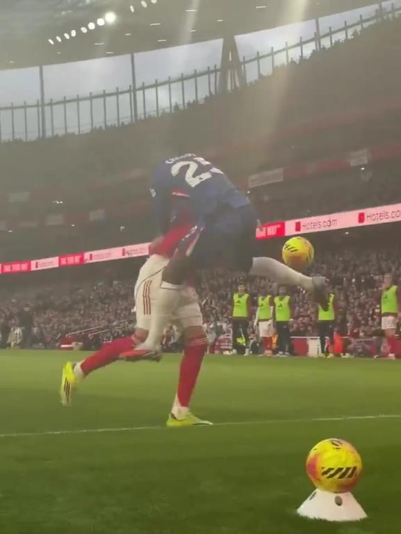 现场实拍：凯塞多对老乡上演WWE摔跤动作