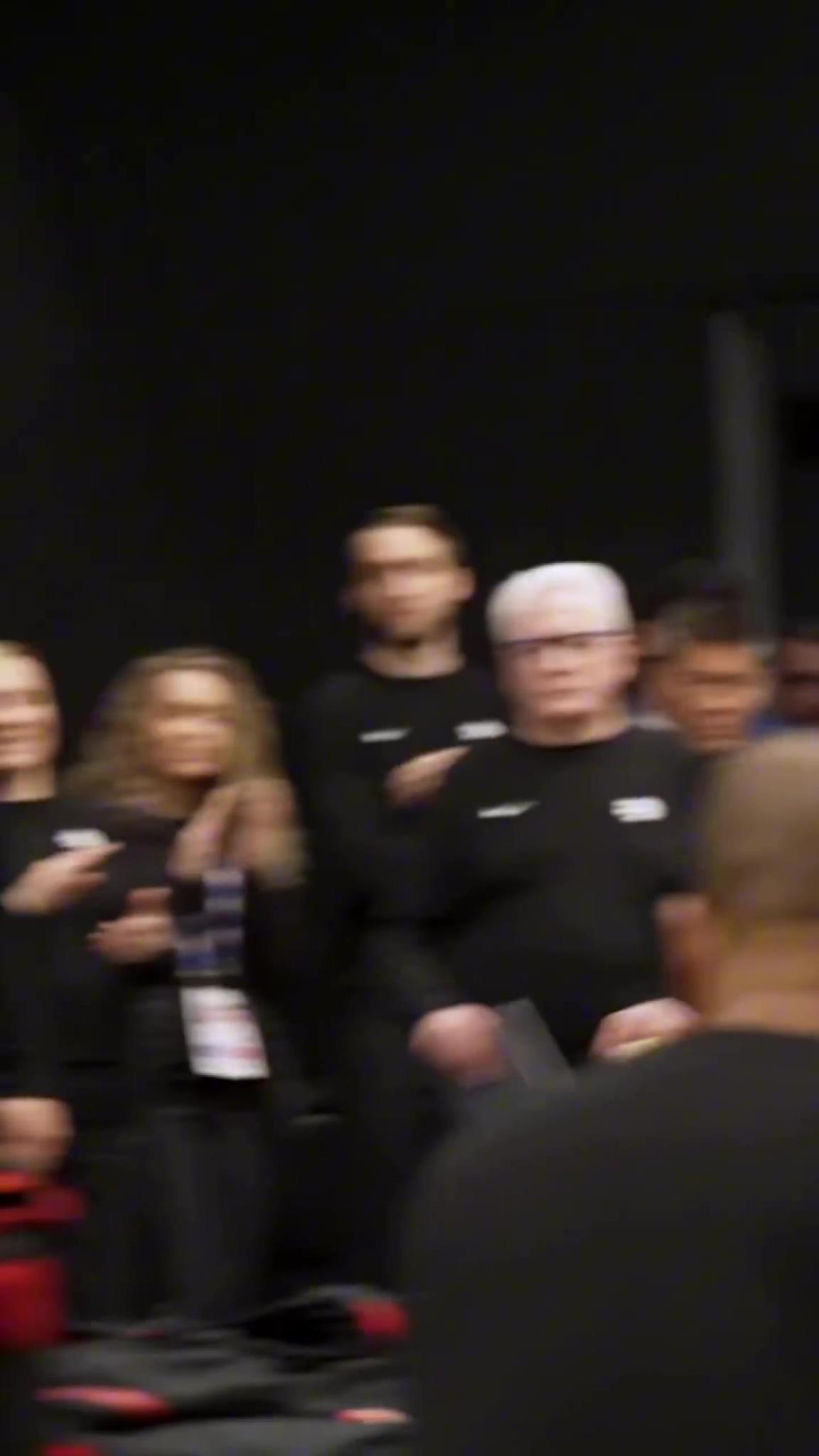 学习掘金模式？猛龙更衣室幕后花絮：珀尔特尔获得胜利金链