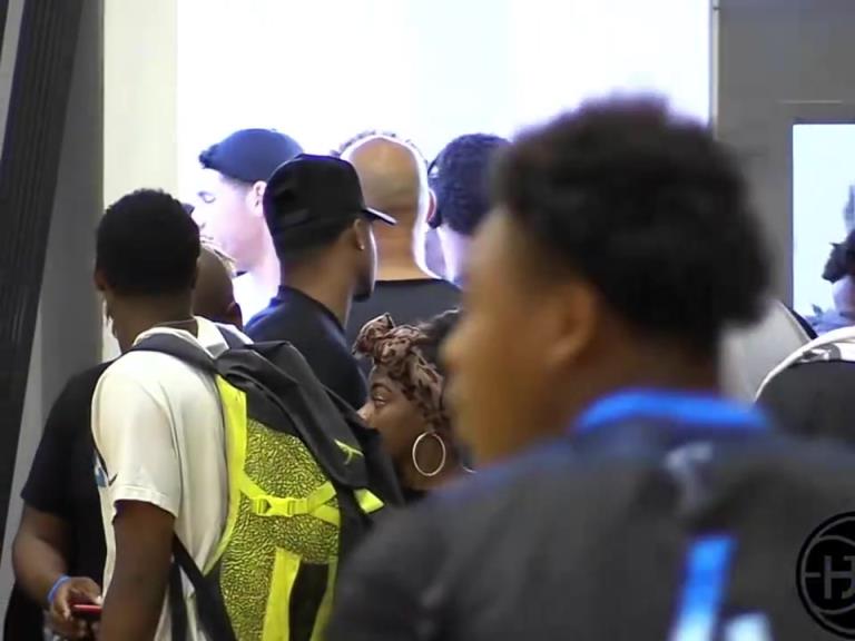 大胡子稳坐钓鱼台！高中时就吸引众多目光的三球！