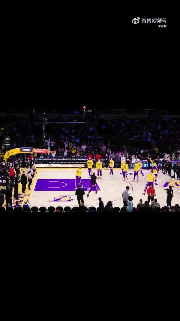 八村得学着点！老詹这个赛前仪式，做起来真的帅啊