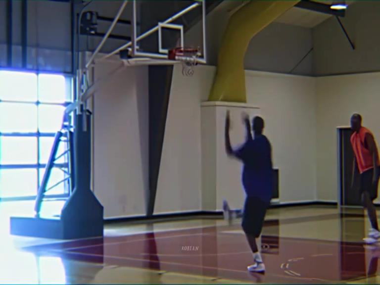 太帅了！“背身技术集大成者” 科比