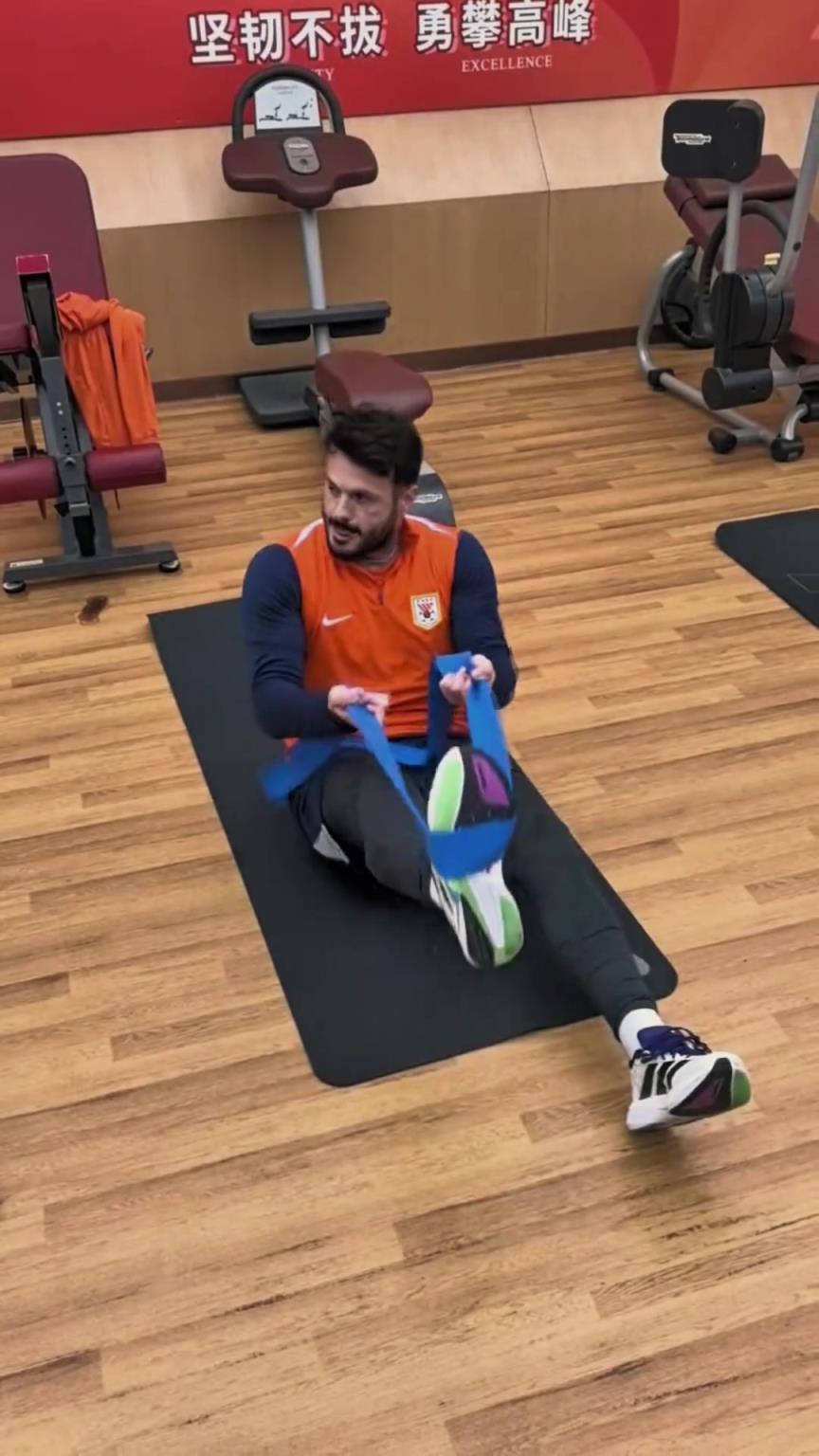 备战新赛季!瓦科社媒发布训练视频