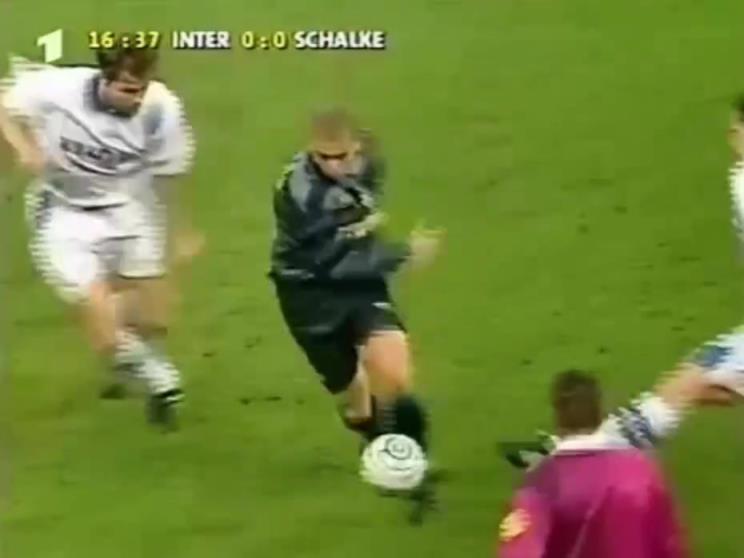 他一拿球就全场沸腾！名场面：国米大罗暴力过掉对手，爆射破门！