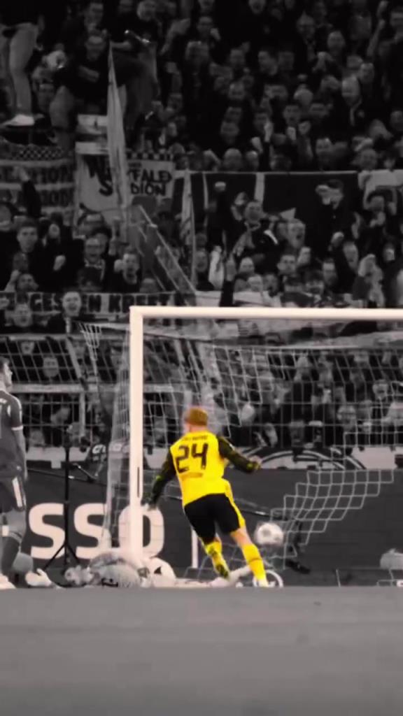 空翻千变不厌倦！这个角度来回顾斯文松的精彩进球！