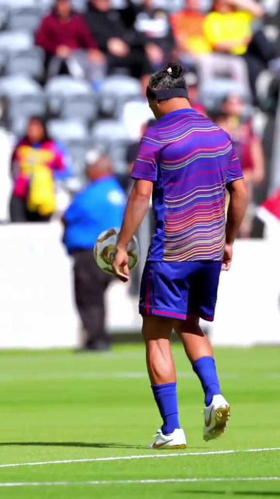 球感天花板！看小罗颠球就是一种享受