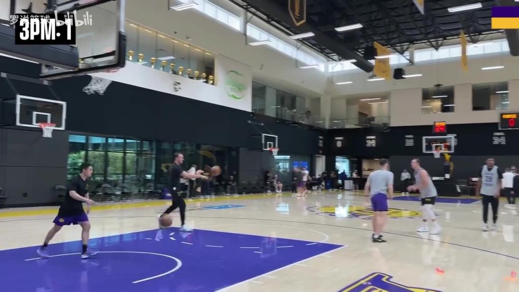 稳如磐石！肯纳德投篮训练：干扰下三分46中40！