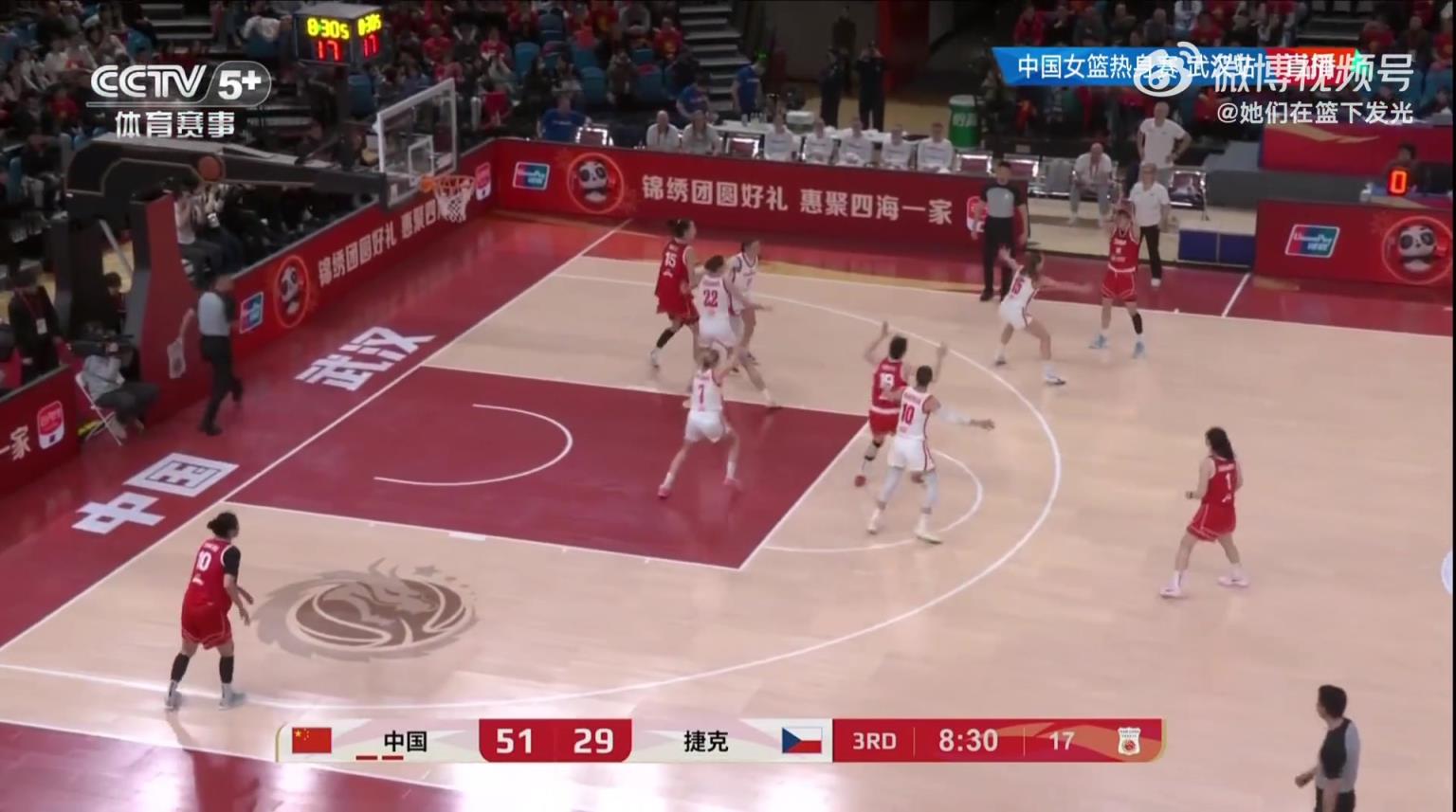 超级长臂！韩旭回归国家队后的首粒进球！抢板+二次进攻补篮