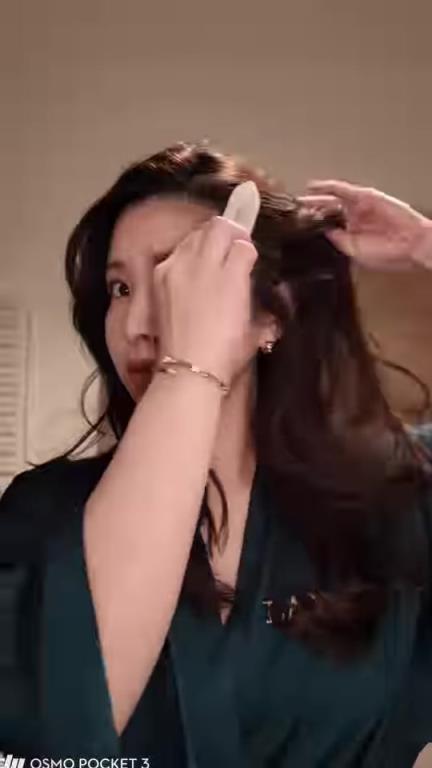 一双大眼睛！堂安律老婆这颜值确实耐看~