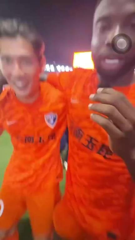 实拍：侯永永不明白顶呱呱，一旁的奥斯卡解释：就是牛X！！！