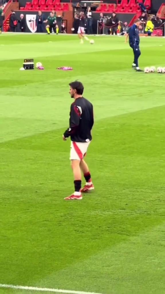 心如止水鉴常明！27岁的芒特依旧保持着少年感！