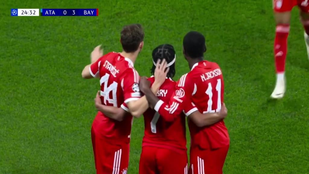 拜仁半场3-0亚特兰大！奥利赛妙传助攻，格纳布里单刀稳稳打进！