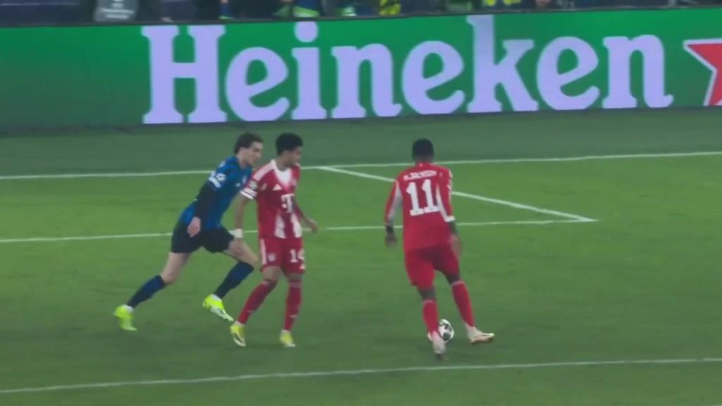 拜仁反击快如闪电！迪亚斯妙传送助攻，杰克逊推射破门！