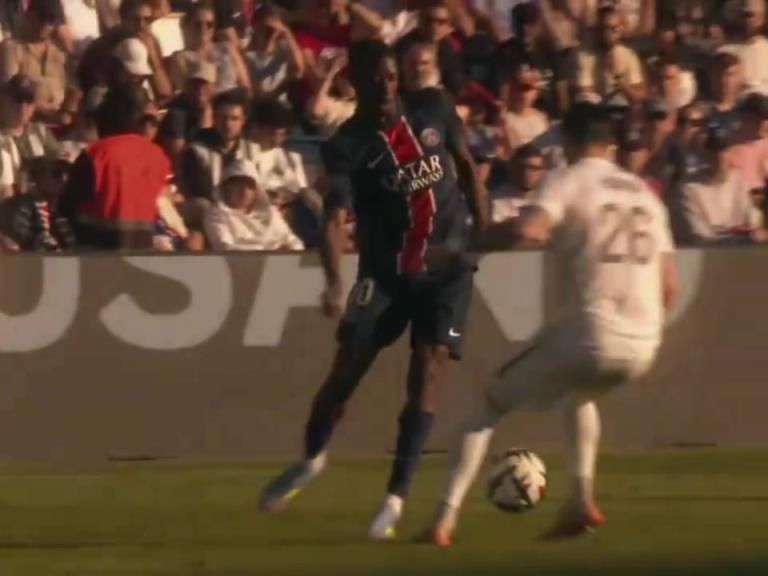 意义不同的一件球衣！谁是你最喜欢的巴黎10号球员？