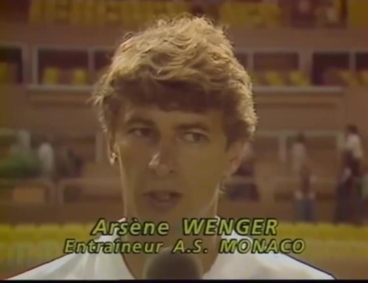 少帅时期！珍藏影像：温格87年摩纳哥比赛的赛后采访！