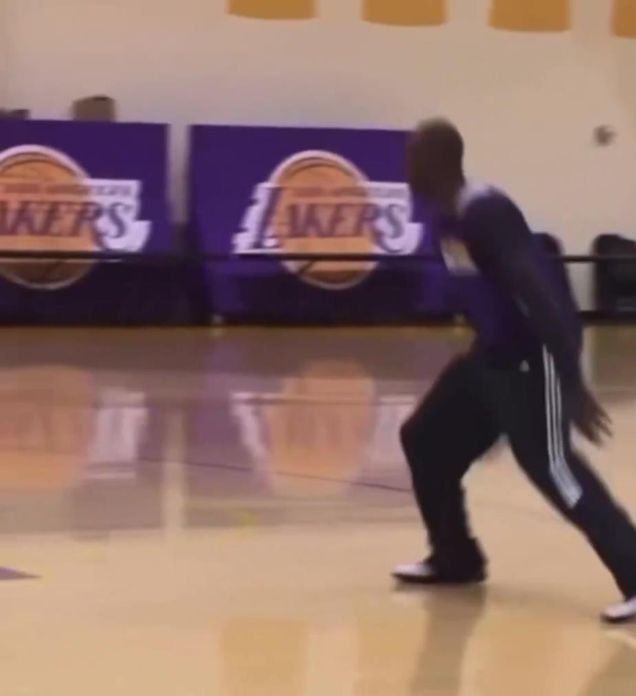 科比是怎么练运球的？真是细节满满