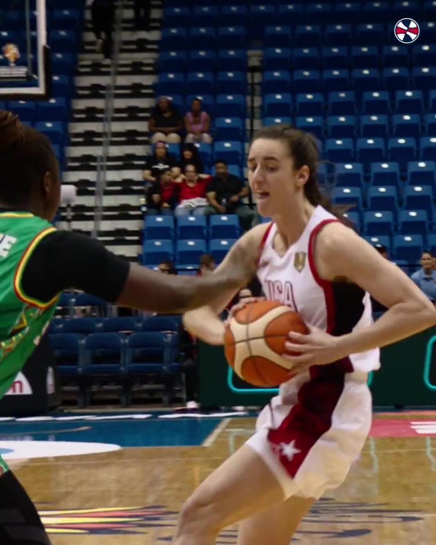 慢镜回看凯特琳·克拉克精妙传球，这个侧颜真的好看啊！