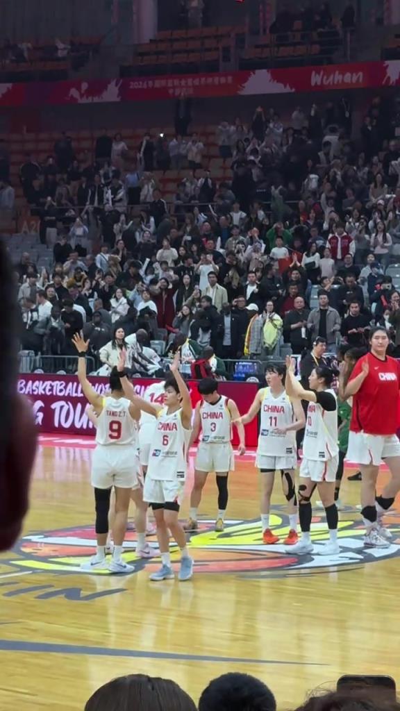 女篮资格赛旗开得胜！本场mvp李月汝！