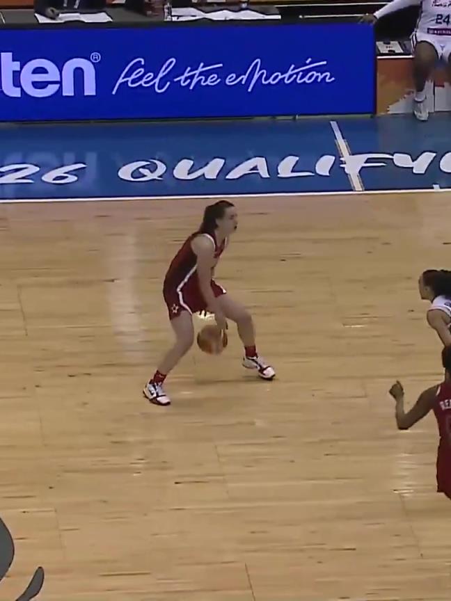 超级自信克拉克三分线外两步超远飙中！！