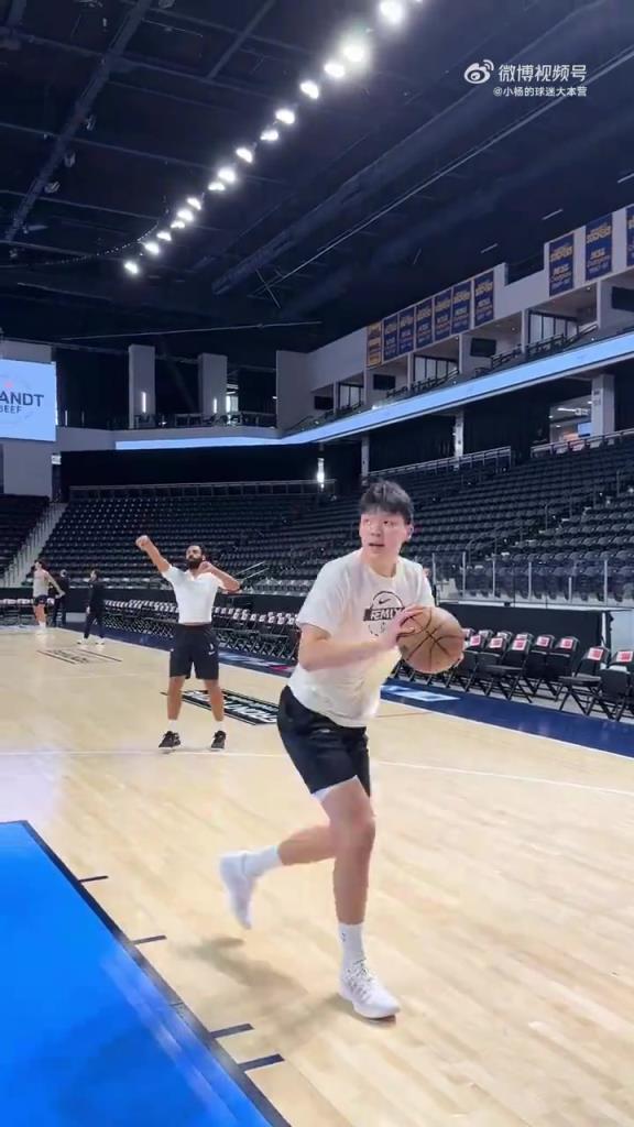 背靠背继续首发出战杨瀚森今天能延续火热状态吗？