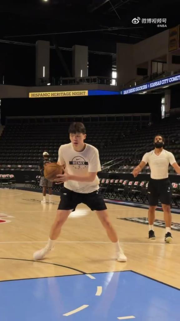 上一场高效砍31分8板3助杨瀚森热身练习各角度终结！