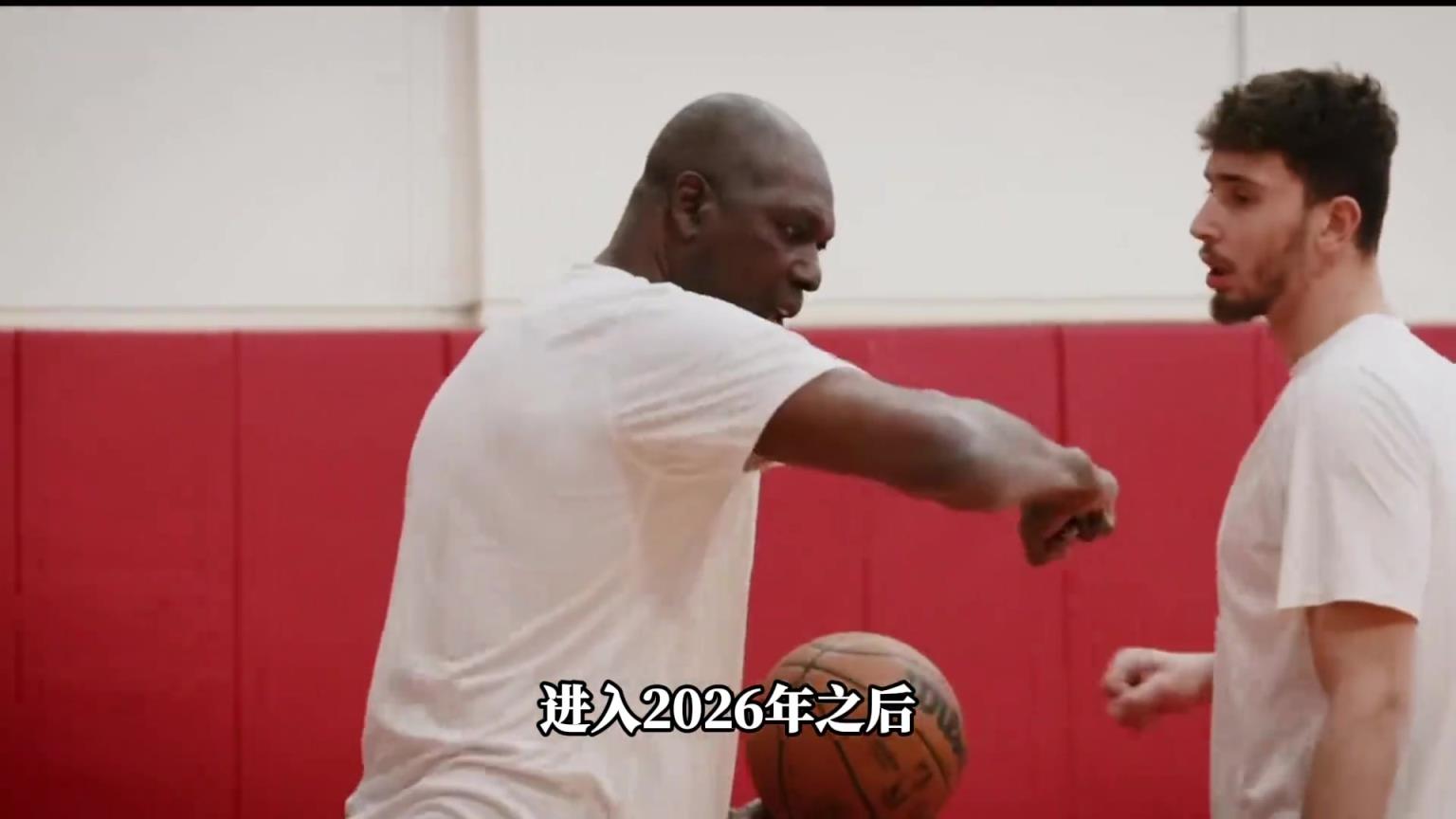 成火蜜众怒！攻不进传不准跑不动！申京是火箭最大卧底？