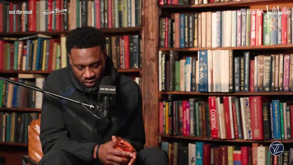 香波特：哈登也像库里一样改变了比赛，三球华子全是他的模板打法