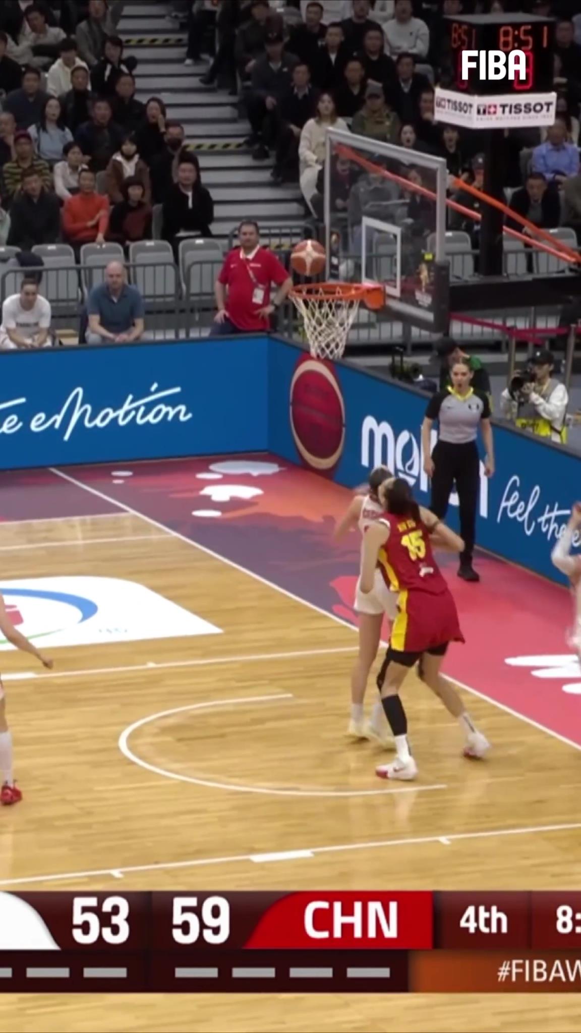 这记配合真帅啊！杨舒予吸引防守送妙传，助飞韩旭空接上篮！