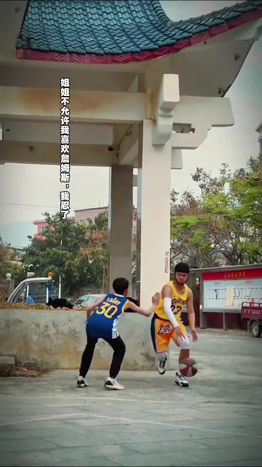 这一家子谁最懂球？感觉模仿帝模仿谁都像一个人：王哲林