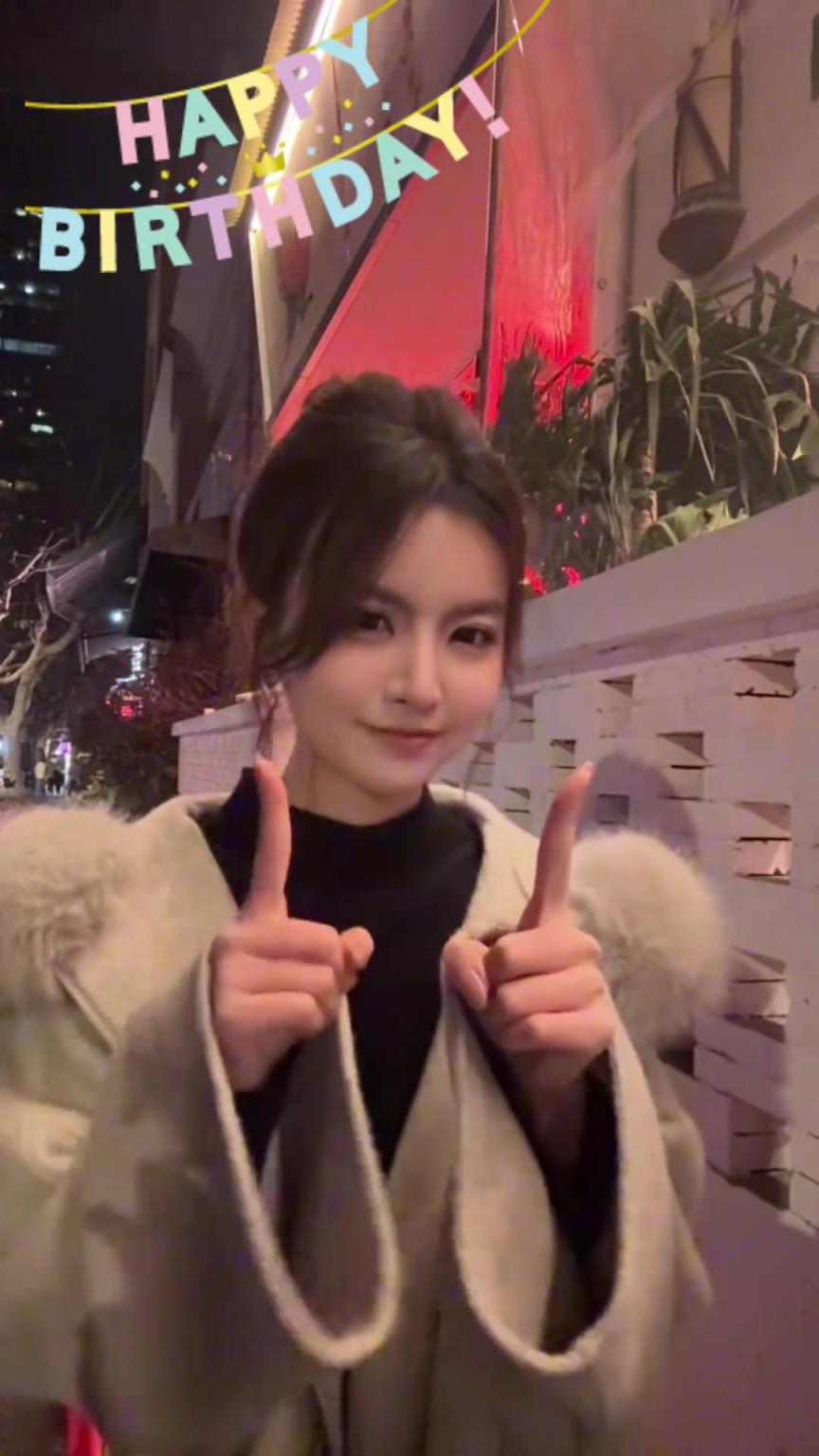 炼炼可爱手势舞祝库里生日快乐！