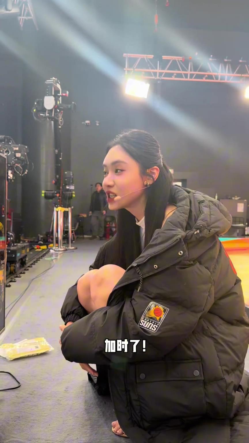 美娜解说湖人加时赛球迷纯享版 看我一分钟蛐蛐了多少人...