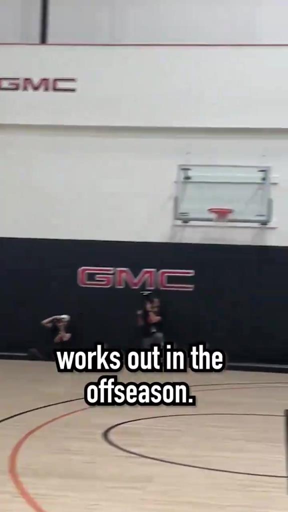 球风真的超丝滑！沉浸式体验佩奇的训练！