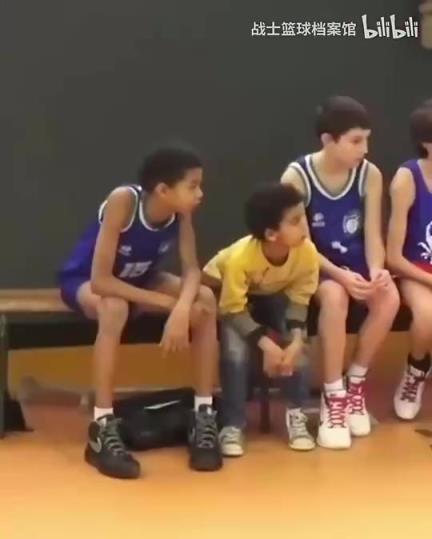 为篮球而生！9岁接近1米8的文班同年龄段降维打击！