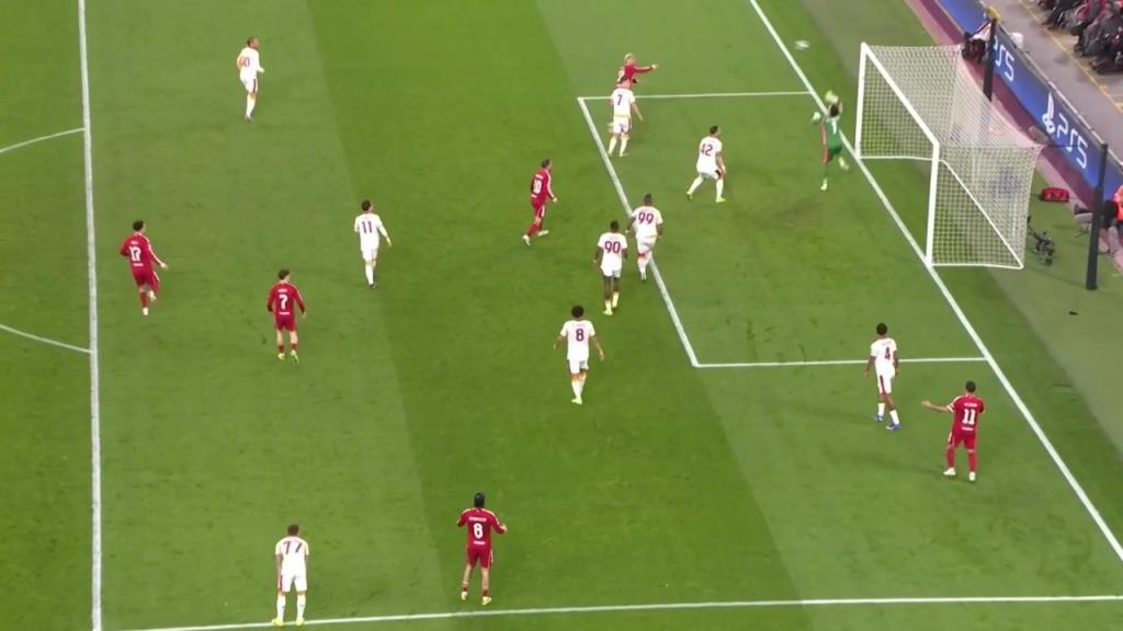 狂攻不止！利物浦连续造险，萨拉赫中框+麦卡利斯特射门被扑！