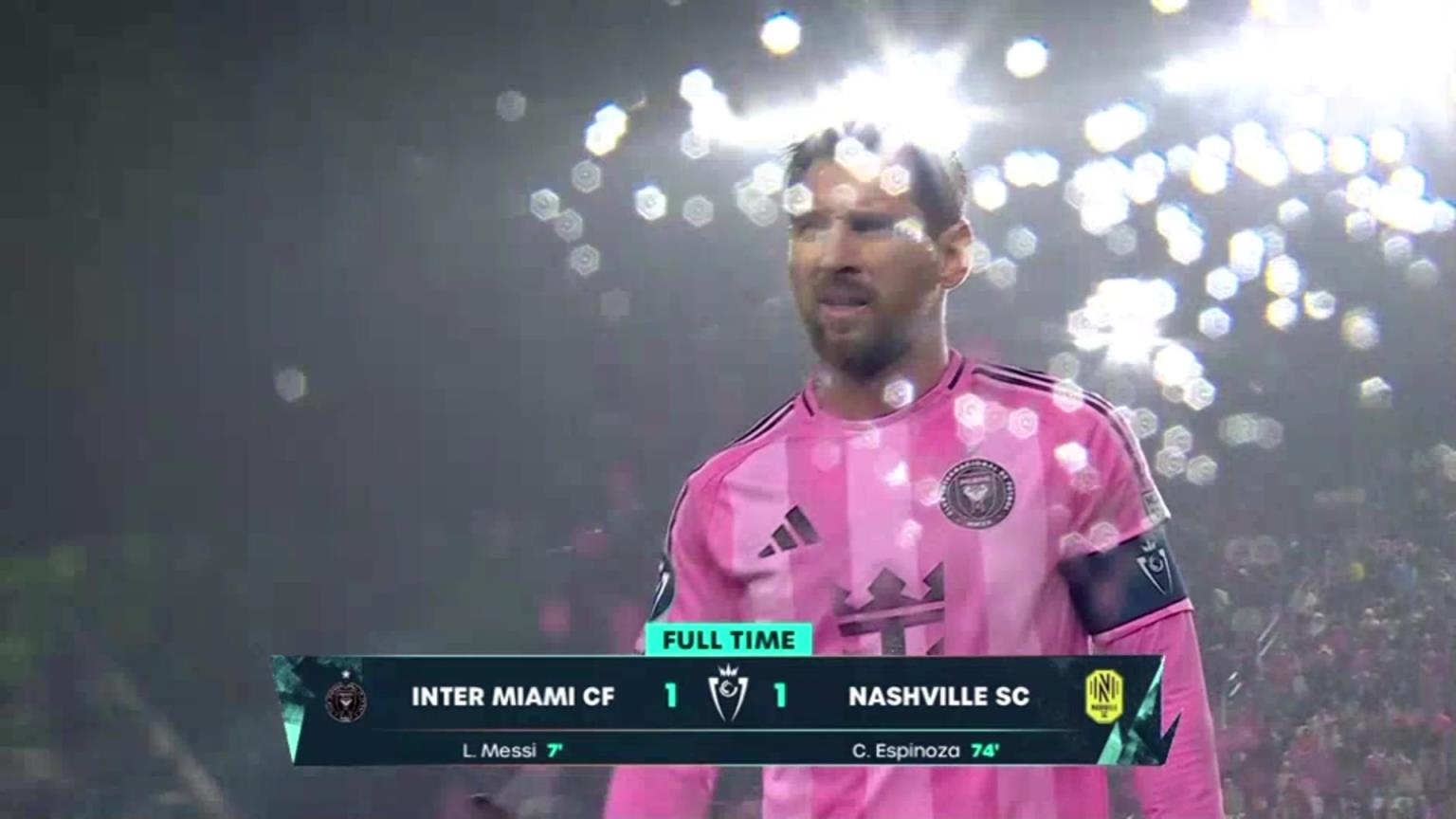 郁闷！美冠杯出局后梅西一脸无奈地离开，未与人交换球衣或寒暄