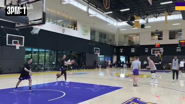 怪不得投得这么准！肯纳德投篮训练：干扰下三分46中40！