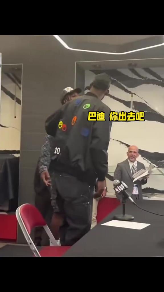 短暂的温馨！上赛季火勇抢七赛后，希尔德疯狂调侃巴特勒！