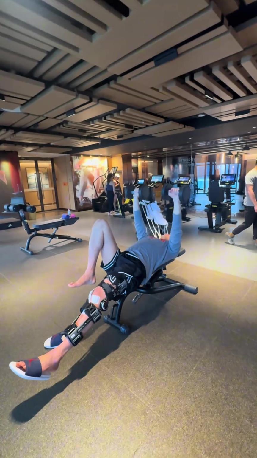 郭艾伦晒健身视频配文：加油 难熬的日子很快就会过去的