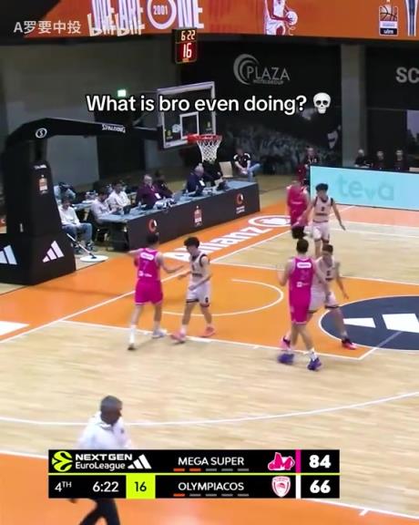 合体技能！勇士球迷们应该很熟悉吧？你有电梯门，我有旋转门！