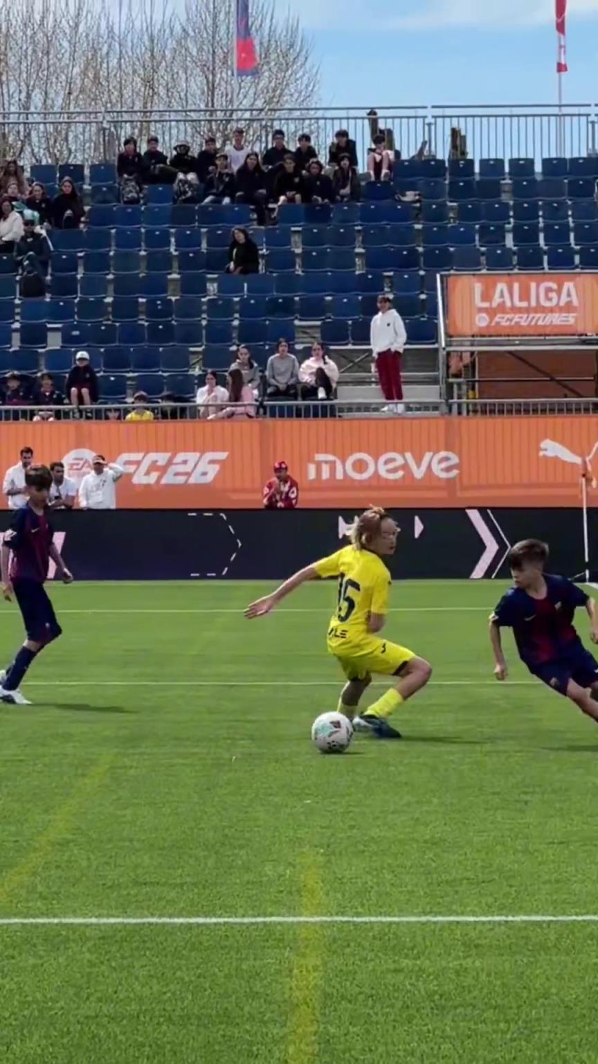 巴萨的8号球衣是真有说法，记住这个名字：雨果·加尔迪亚诺