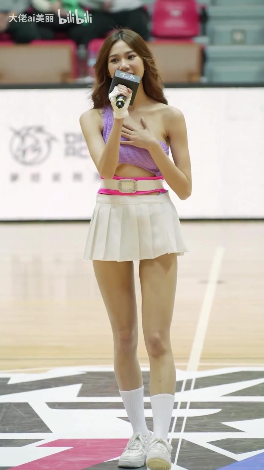 我爱台妹！歌声甜美，身材火辣的台湾省啦啦队小姐姐！