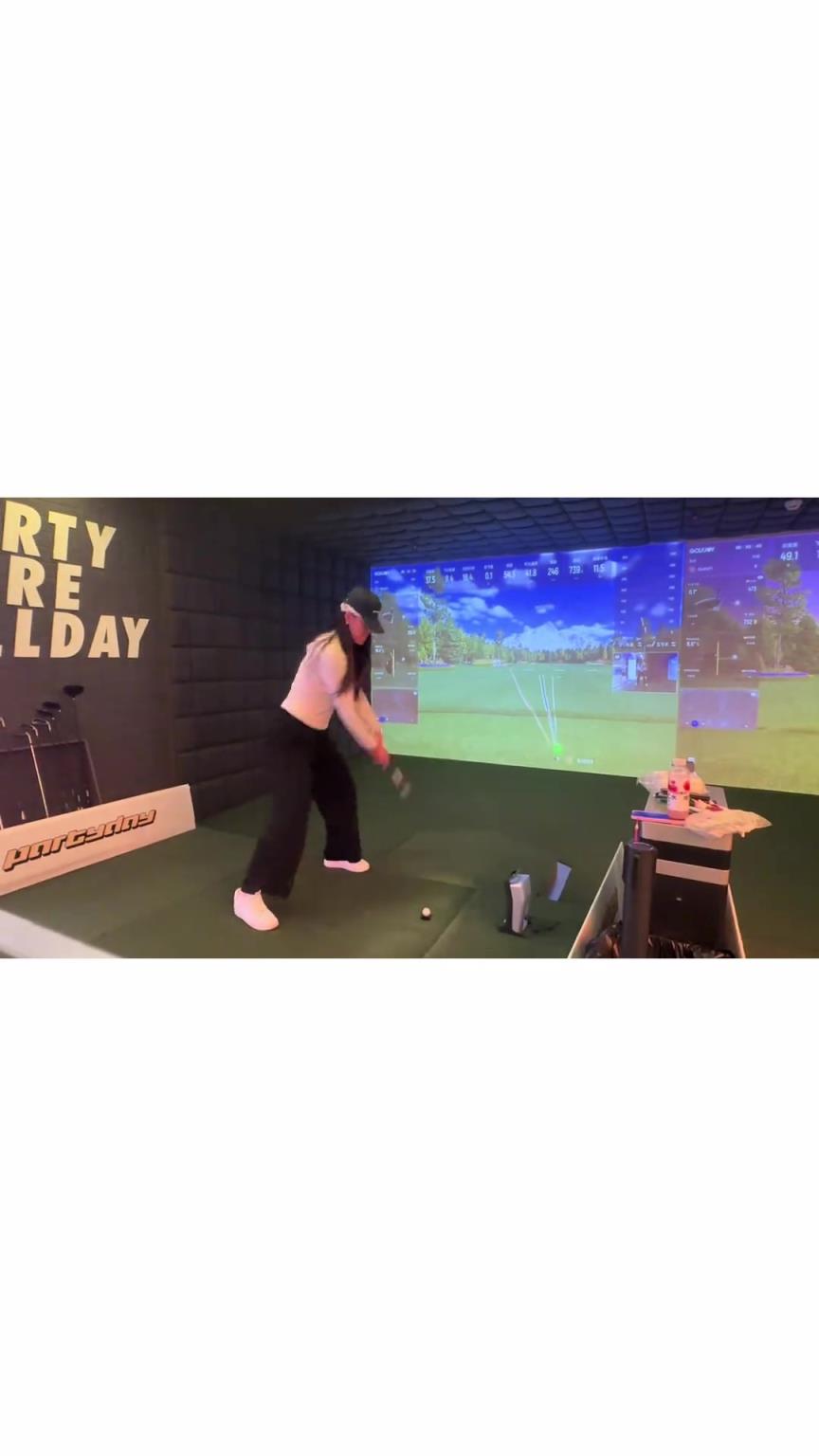 美！李月汝晒生日视频配文：阿拉丁神灯出现 快来给我三个愿望