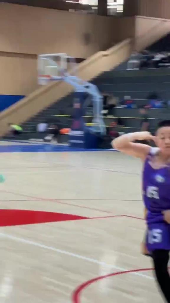 这庆祝动作我这辈子都想不出来~