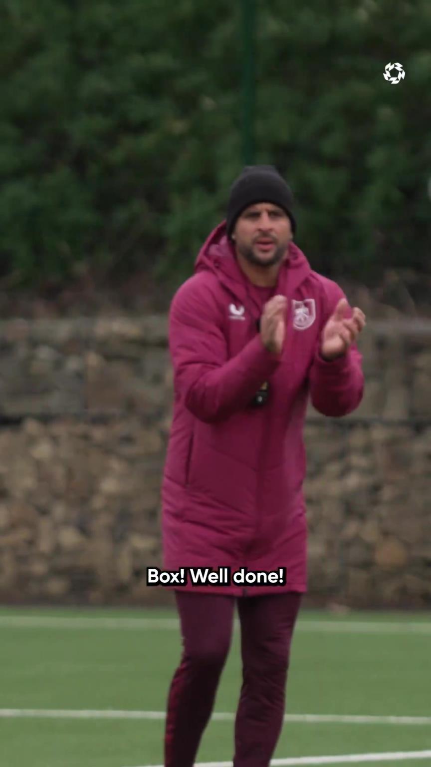 为退役铺路:集三大名帅理念于一身,沃克开启欧足联B级教练课