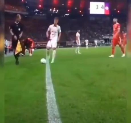 这能造到任意球！真没想到丹尼·奥尔莫智商这么高