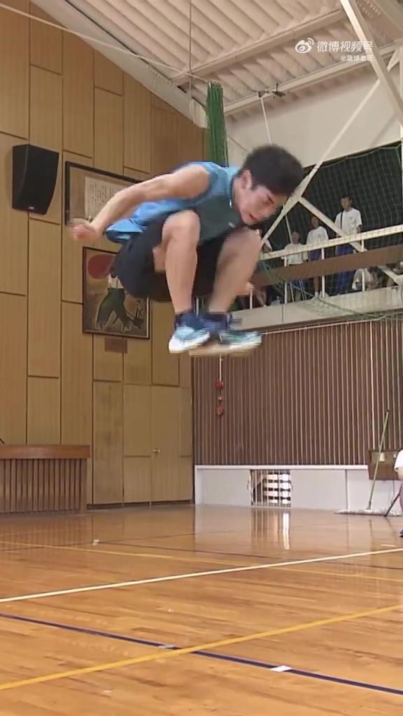 打篮球也会是好手？欣赏跳绳世界纪录！这哥们滞空真好啊